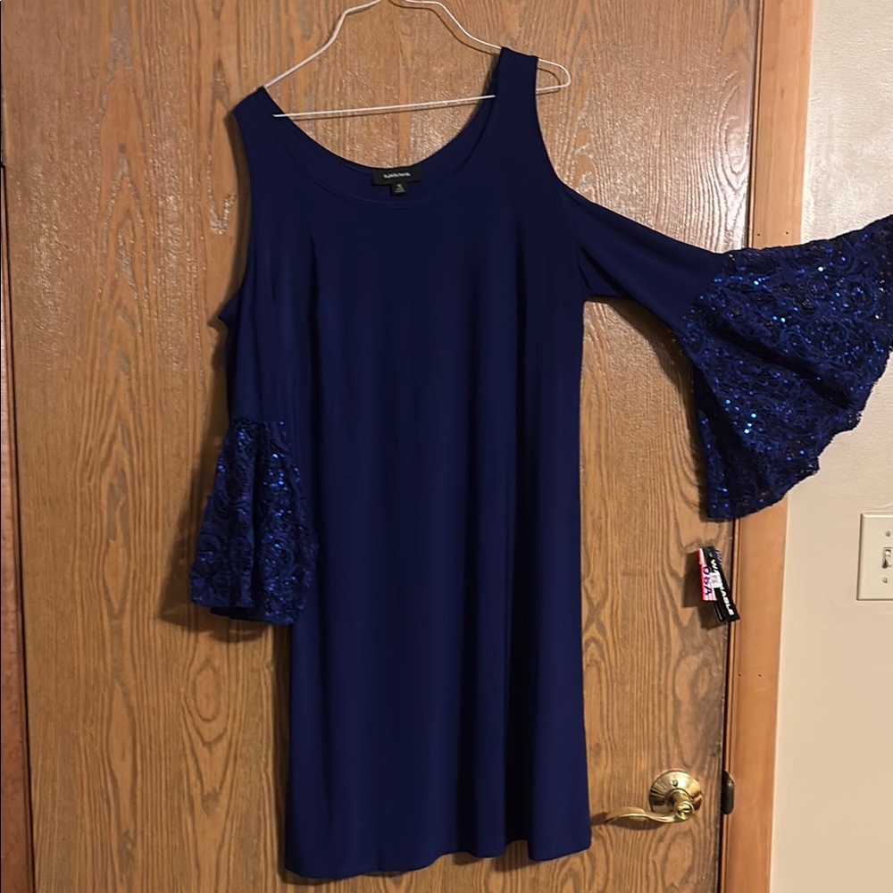 NWT R&M Richard’s Size 16 Cold Shoulder w/Lace/Seguin Bell Sleeve Cobalt Blue